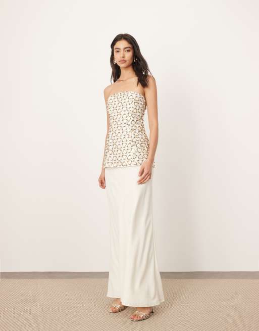 ARRANGE – Trägerloses Hybrid-Maxikleid in Elfenbein mit goldfarbenem geometrischem Muster, 2 von 4