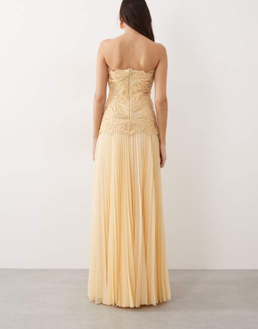 ARRANGE – Trägerloses Maxikleid in Buttermilch mit plissiertem Rock und abstraktem Lochmuster, 3 von 4
