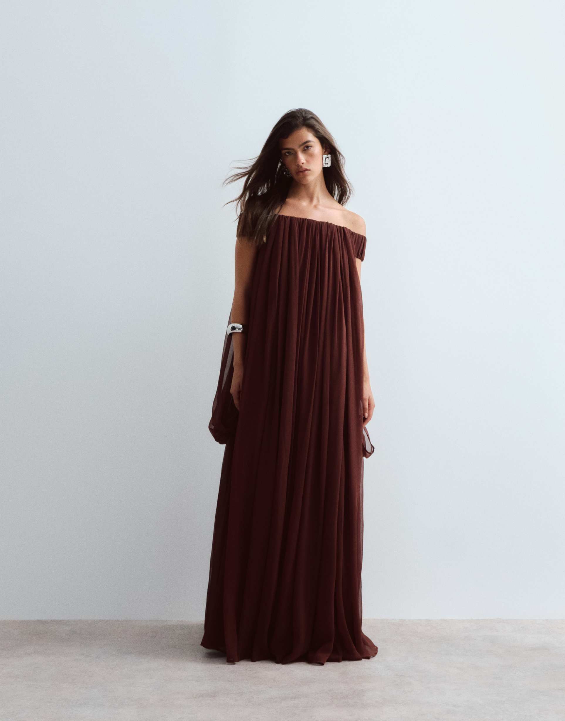 arrange trapeze bardot maxi dress with cape back in chocolate