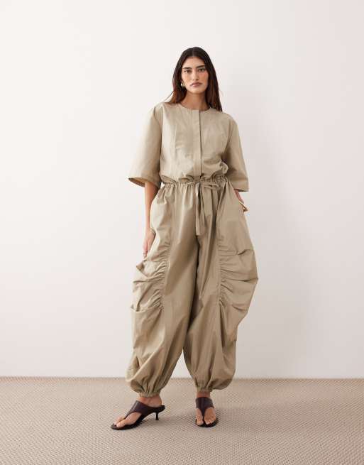 ARRANGE - Tuta jumpsuit multitasche oversize color pietra