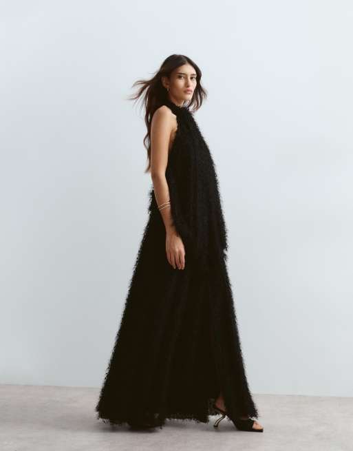 ARRANGE - vestido maxi halter tipo blusón con textura integral en negro, 1 de 4