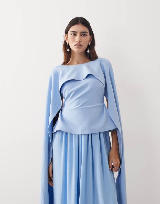 ARRANGE - Vestito lungo a pieghe color blu pallido con spalle drappeggiate, 3 di 4