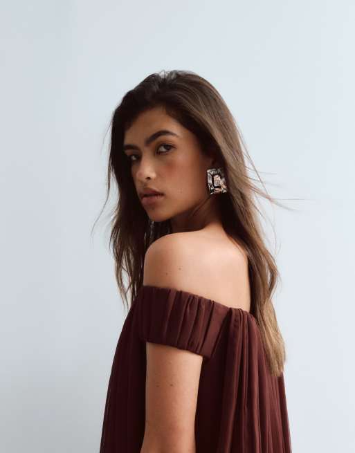 ARRANGE - Vestito lungo a trapezio color cioccolato con scollo alla Bardot e retro con mantella, 3 di 4