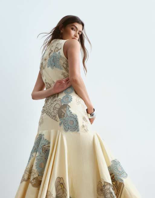 ARRANGE - Vestito lungo color latticello con vita scesa e fiori ricamati