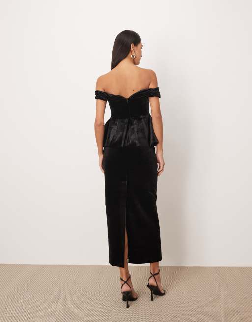ARRANGE - Vestito lungo con spalle scese in velluto nero con corpetto arricciato e gonna dritta, 3 di 4