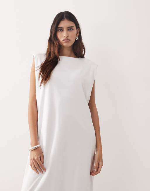 ARRANGE - Vestito lungo senza maniche oversize bianco con spalle imbottite e spacco laterale, 3 di 4