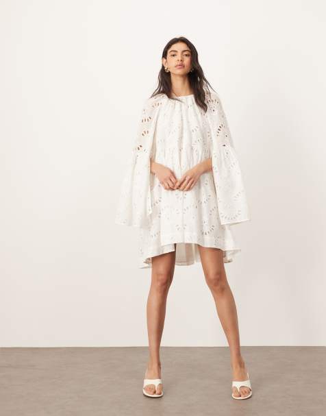 ARRANGE – Vit, kort smockklänning av organdi och broderie anglaise i oversize modell - view 1