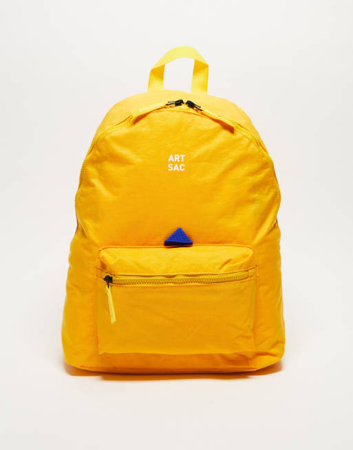 Single pocket outlet backpack