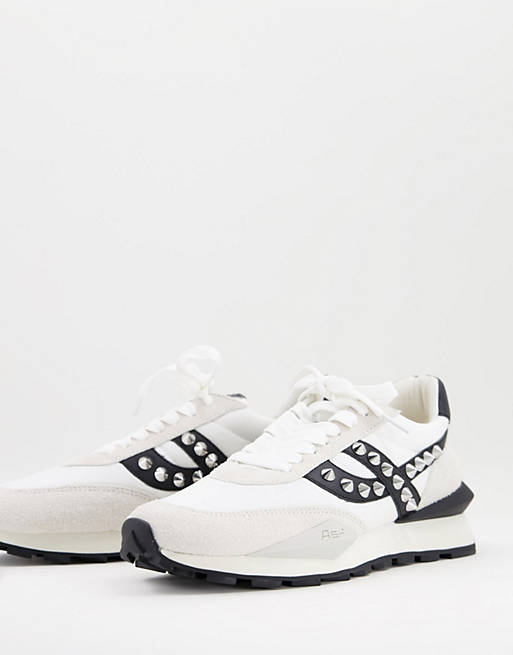 Ash spider studs runner trainers in off white/black