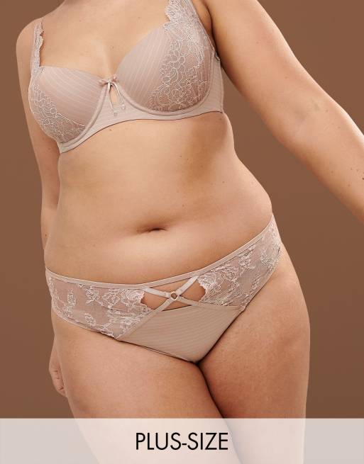 Ashley Graham - Completo con perizoma e e reggiseno ad apice alto color cipria, 3 di 3