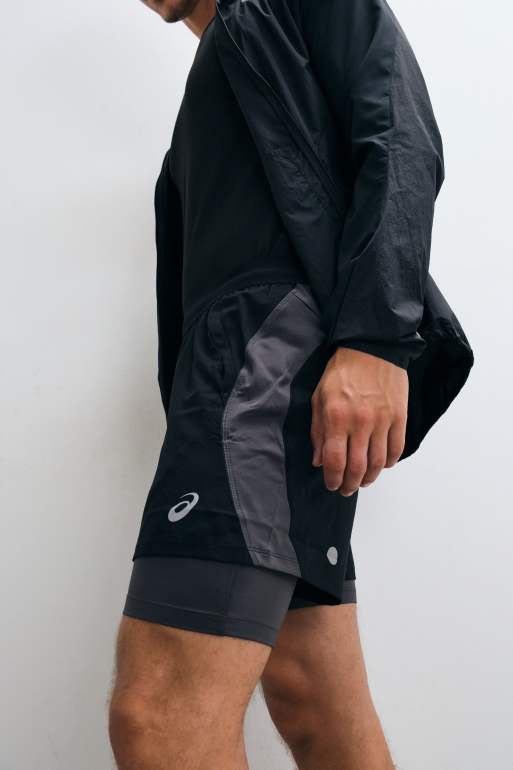 Asics 2-in-1 5inch running shorts in black and grey, 2 of 5