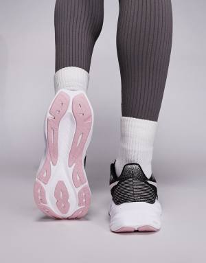 Asics Dynablast 5 running trainers in black and white