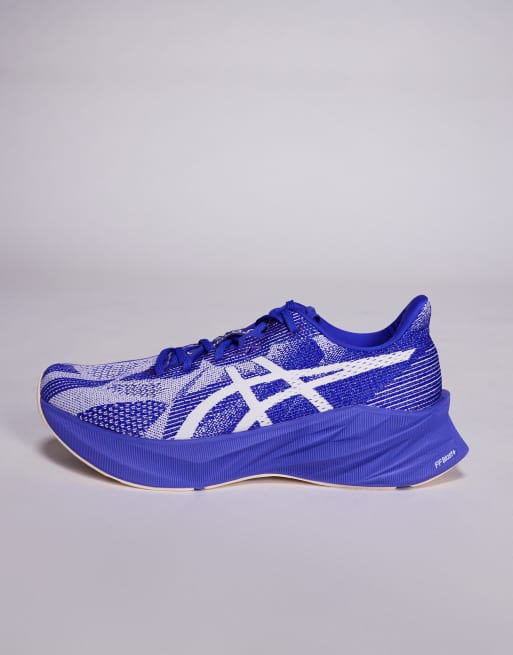 Asics Dynablast 5 running trainers in blue and white, 2 of 5