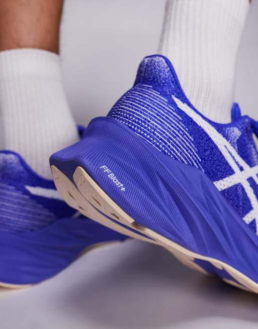 Asics Dynablast 5 running trainers in blue and white, 3 of 5