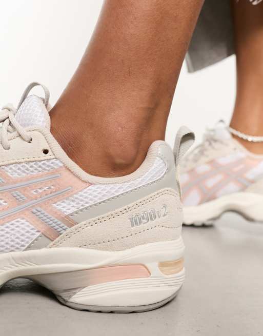 Asics rose shop et blanche