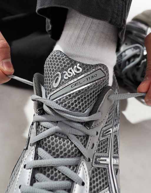 Asics Gel 1130 Sneakers color grigio scuro e argento ASOS