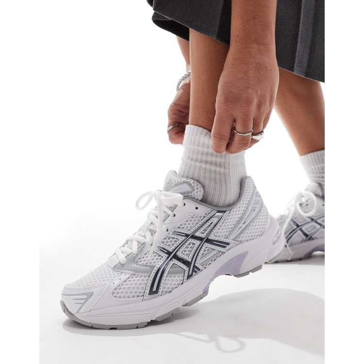 Asics Gel RcjShops 1130 trainers in white silver and lilac Chaussures ASICS Ikaia 9 Gs 1014A131 Dragon Fruit White 700