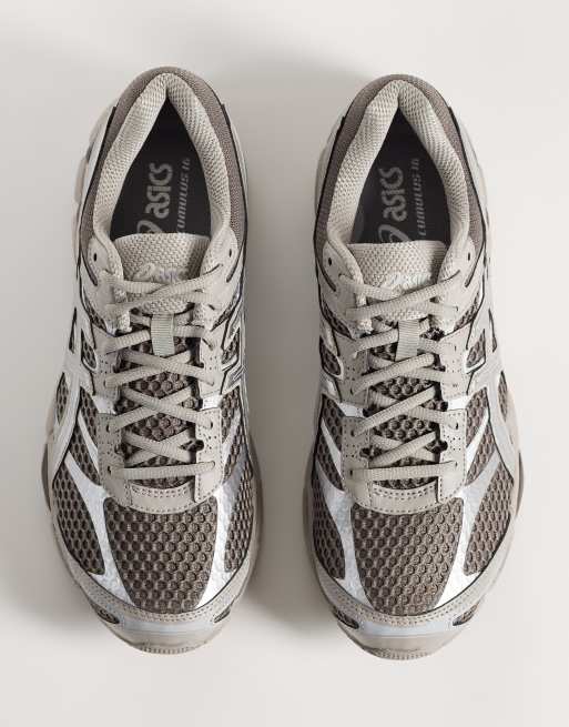 Asics Gel-Cumulus 16 w kolorze pudrowego brązu i srebrnym, 2 z 5
