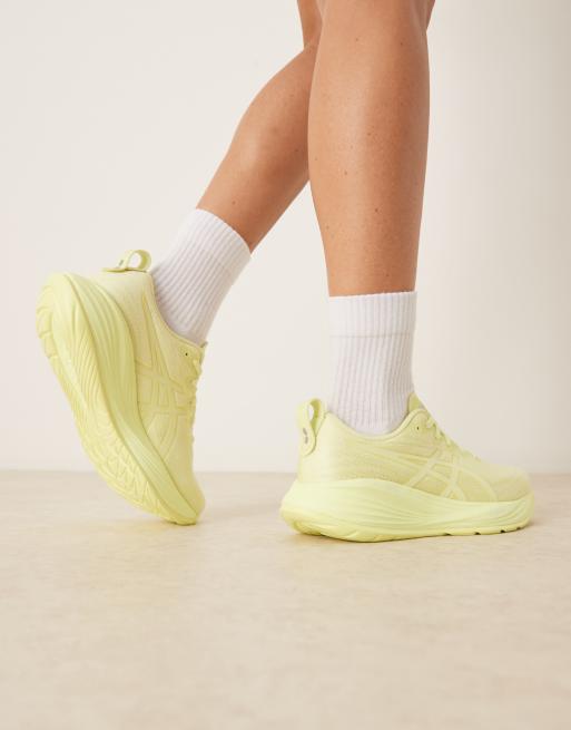 Asics Gel-Cumulus 27 Lite-Show running trainers in lite-show and huddle yellow