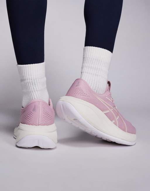 Asics Gel-Cumulus 28 running trainers in morganite and pearl pink, 4 of 5