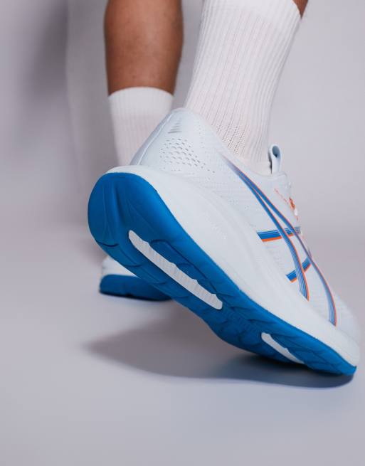 Asics Gel-Cumulus 28 trainers in white and blue, 5 of 5