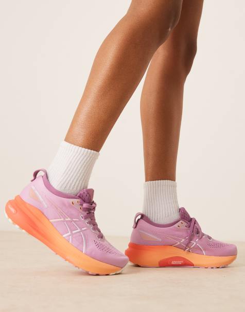 Asics – Gel-Kayano 31 – Stabilitäts-Laufsneaker in der Farbe Light Ube und Weiß - view 1