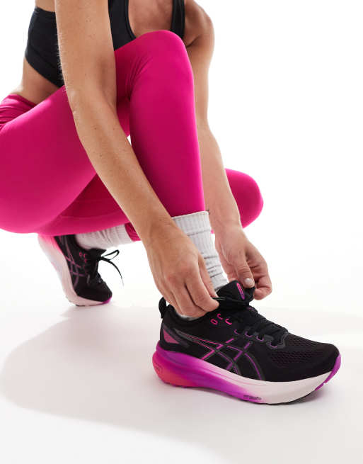 Asics – Gel-Kayano 31 – Stabilitäts-Laufsneaker in Schwarz und Pink, 3 von 5