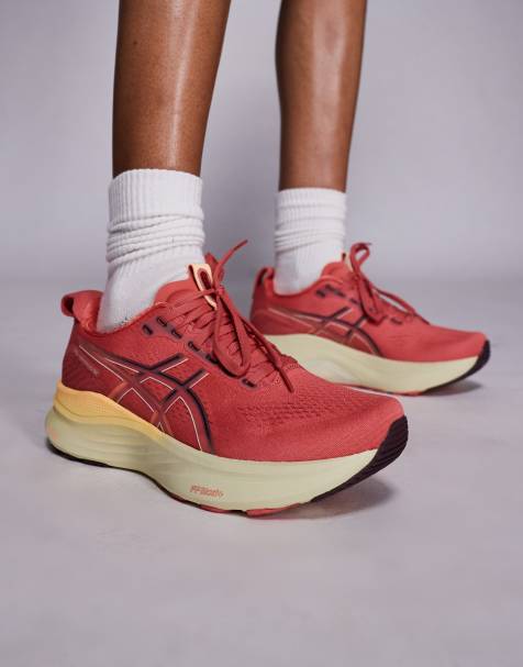 Asics Gel-Kayano 32 running trainers in dark pink - view 1
