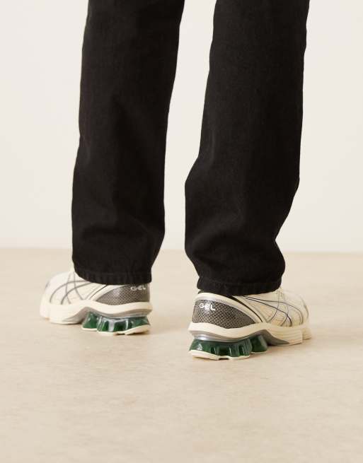 Asics – Gel-Kinetic Fluent – Gräddvita och silverfärgade träningsskor, 4 av 5