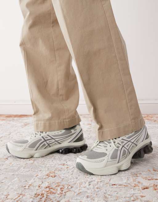 Asics Gel-Kinetic fluent in seal grey and pure silver