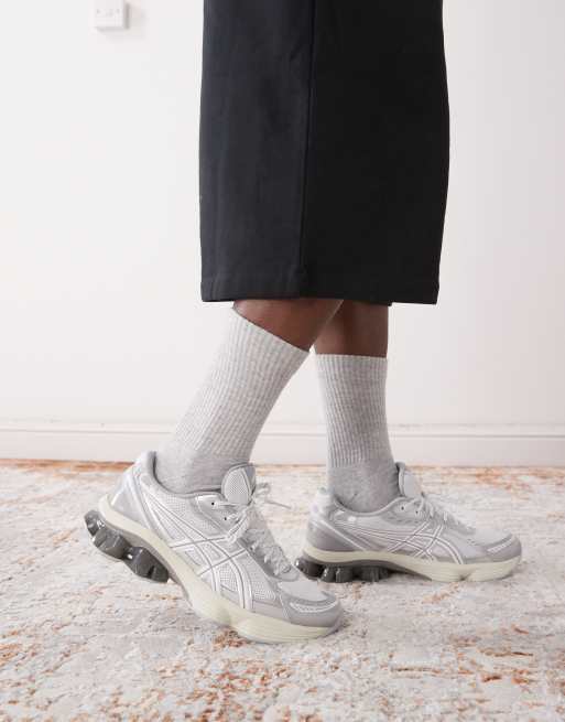 Asics Gel-Kinetic fluent in white and white