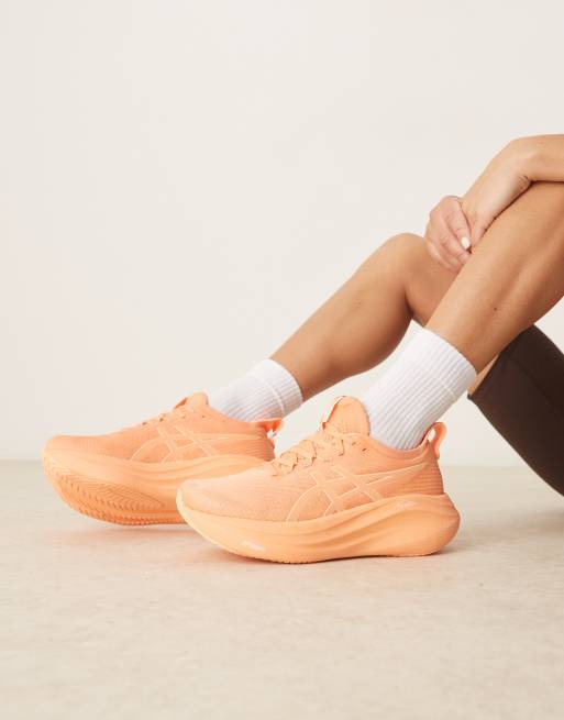 Asics – Gel-Nimbus 27 Lite-Show – Jasnopomarańczowe buty sportowe do biegania