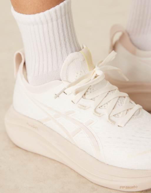 Asics Gel-Nimbus 27 running trainers in cream and mineral beige, 4 of 5