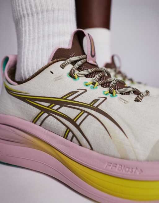 Asics Gel-Nimbus 28 TR running trainers in off white and multi, 4 of 5
