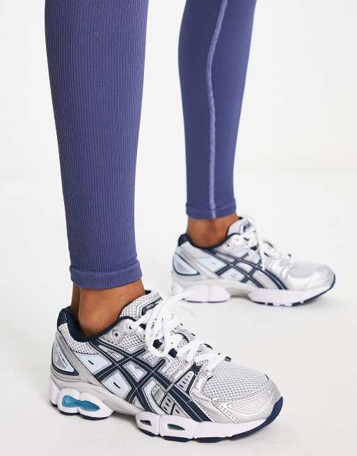 Asics 9 - Sneakers in zilver en grijs | ASOS