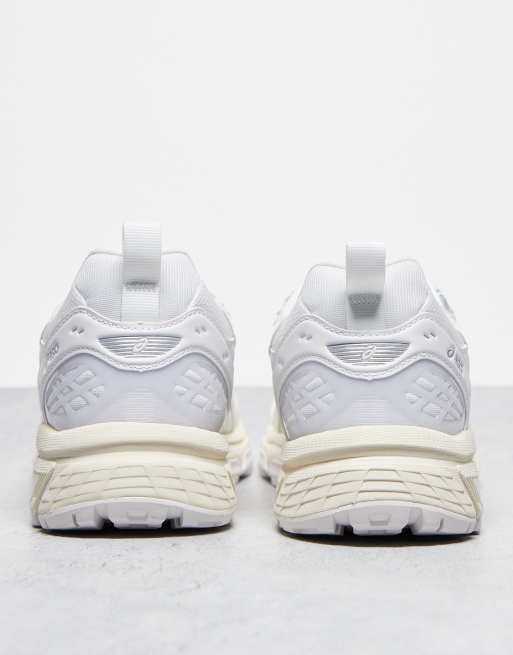 Asics Gel-Nunobiki trainers in white and cream, 4 of 4
