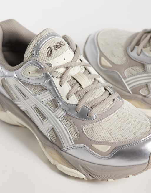 ASICS Gel-NYC 2.0 baskets en gris fumée et argent, 3 de 5