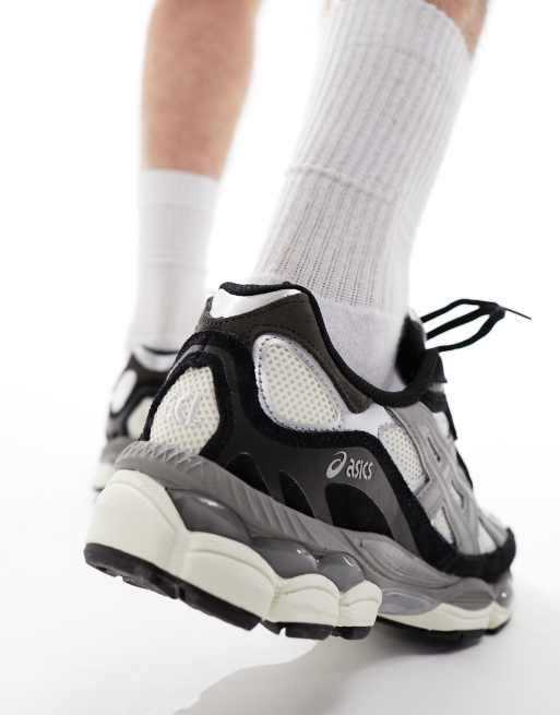 Asics – Gel-NYC – Svarta och vita träningsskor, 3 av 4