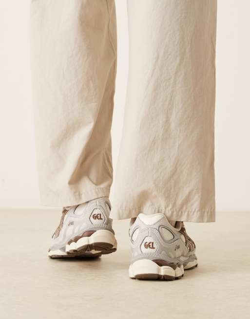 Asics Gel-NYC trainers in Cream/Cement Grey, 3 of 5
