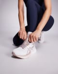 [Asics] Asics Gel-Pulse 16 running trainers in white and dusty pink 37.5 WHITE