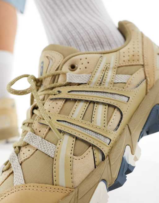 Asics - Gel-Sonoma 15-50 - Sneakers i safarilignende kakigrøn og sandfarve, 3 af 5