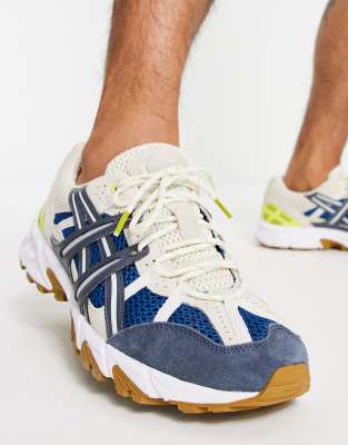 asics sonoma trainers