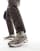 Thumbnail 1 van 5