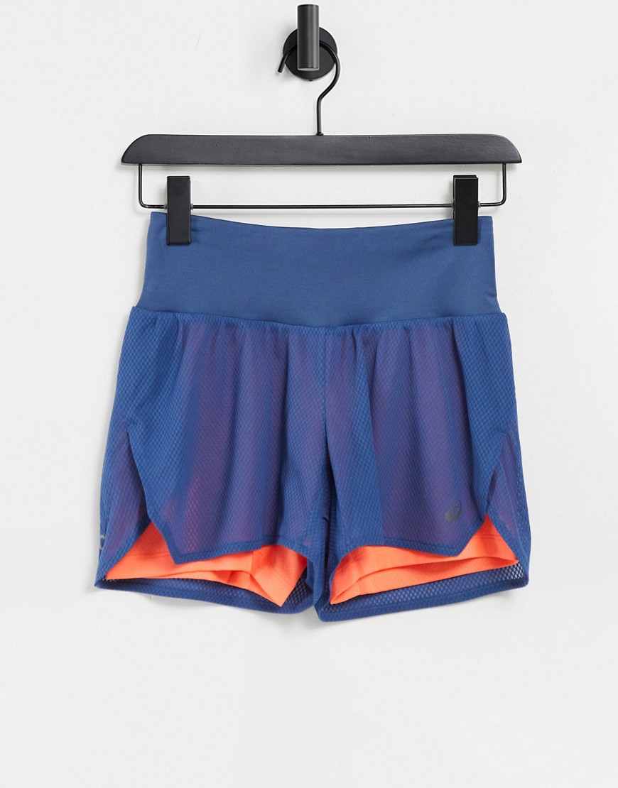 Asics – Marinblå 2-i-1-shorts