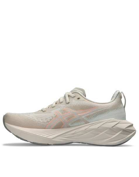 Asics - Novablast 4 - Havrefarvede og grå løbesneakers - view 1