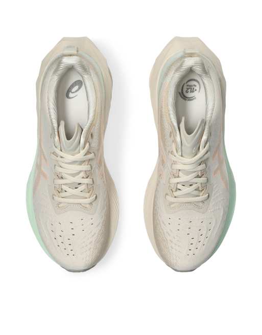 Asics – Novablast 4 – Lauf-Sneaker in Haferbeige und Moonrock, 3 von 4