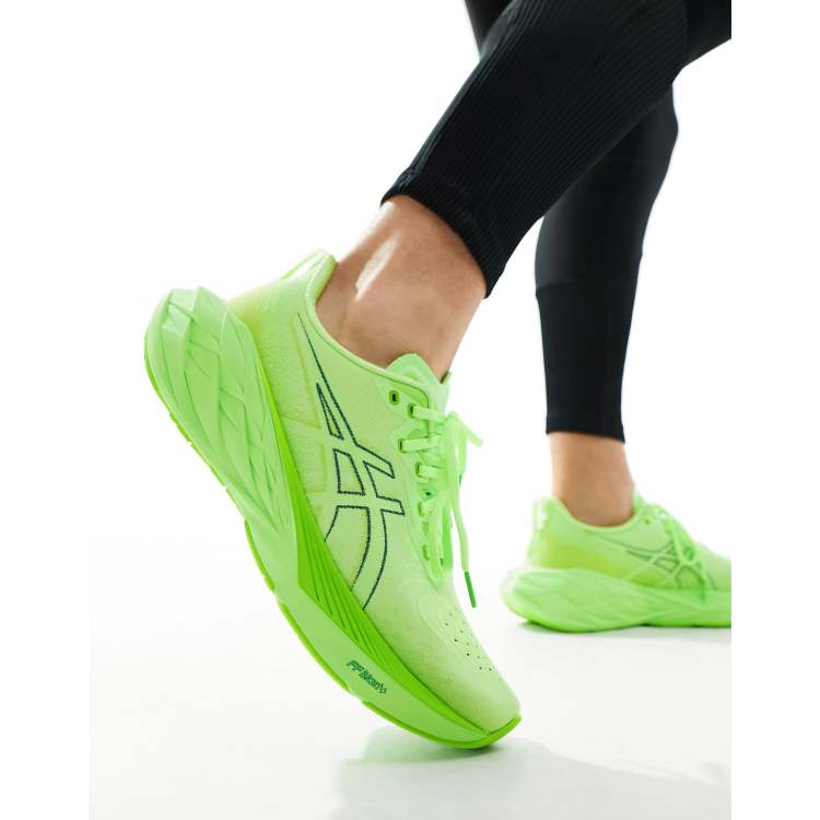 Asics Novablast 4 Laufsneaker in leuchtendem Grun und Burst Limettengrun ASOS