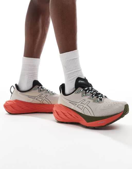 Asics – Novablast 4 TR – Beżowo-czerwone buty do biegania w terenie, 3 z 5