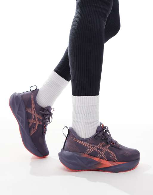 Asics - Novablast 5 - Hardloopschoenen in grijs, paars en koraaloranje, 5 van 5