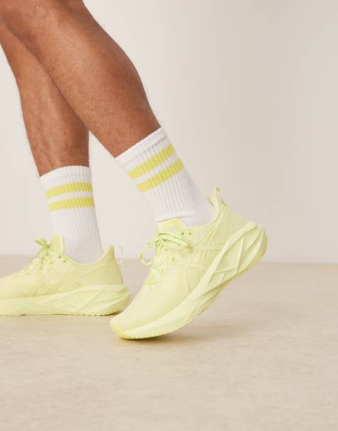 Asics – Novablast 5 Lite-Show – Jaskrawożółte buty sportowe do biegania - view 1